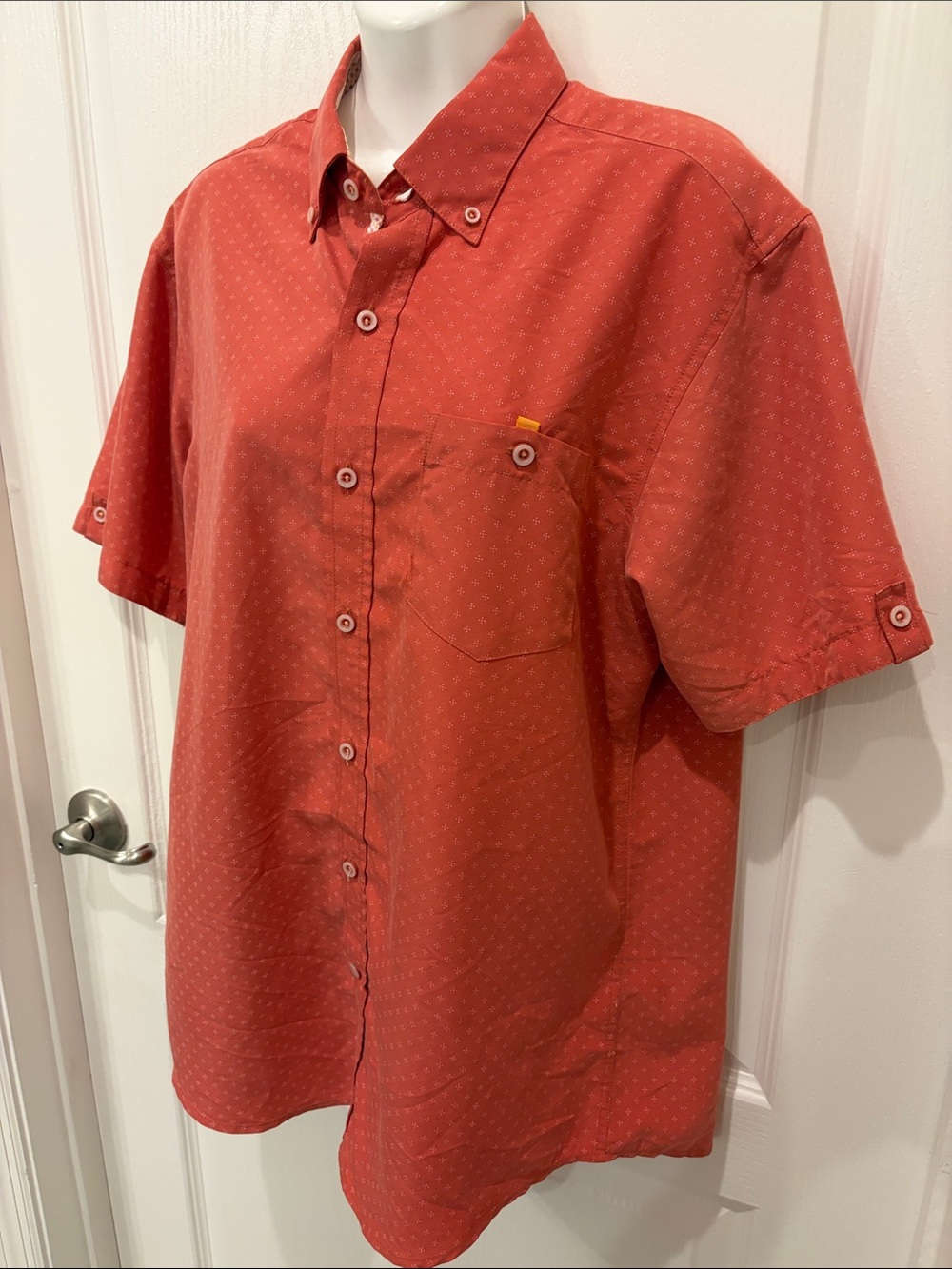 Men's Marti Kat Salmon Print Short-Sleeve Button-Down Shirt M - Picture 2 of 9